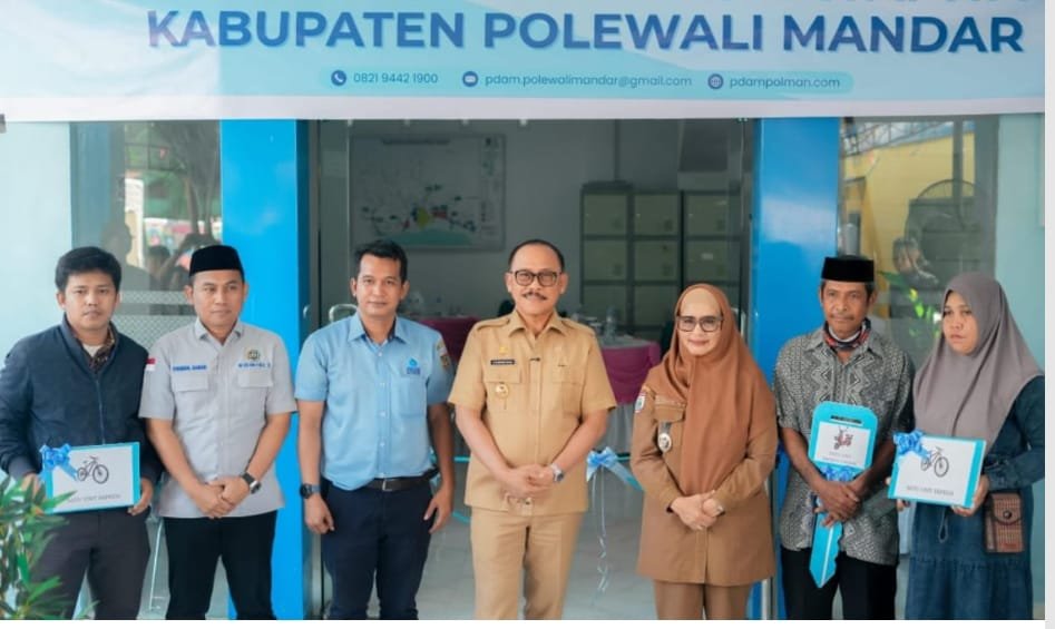 Gubernur SDK Tekankan Fungsi Sosial PDAM Saat Resmikan Kantor Baru di Polman
